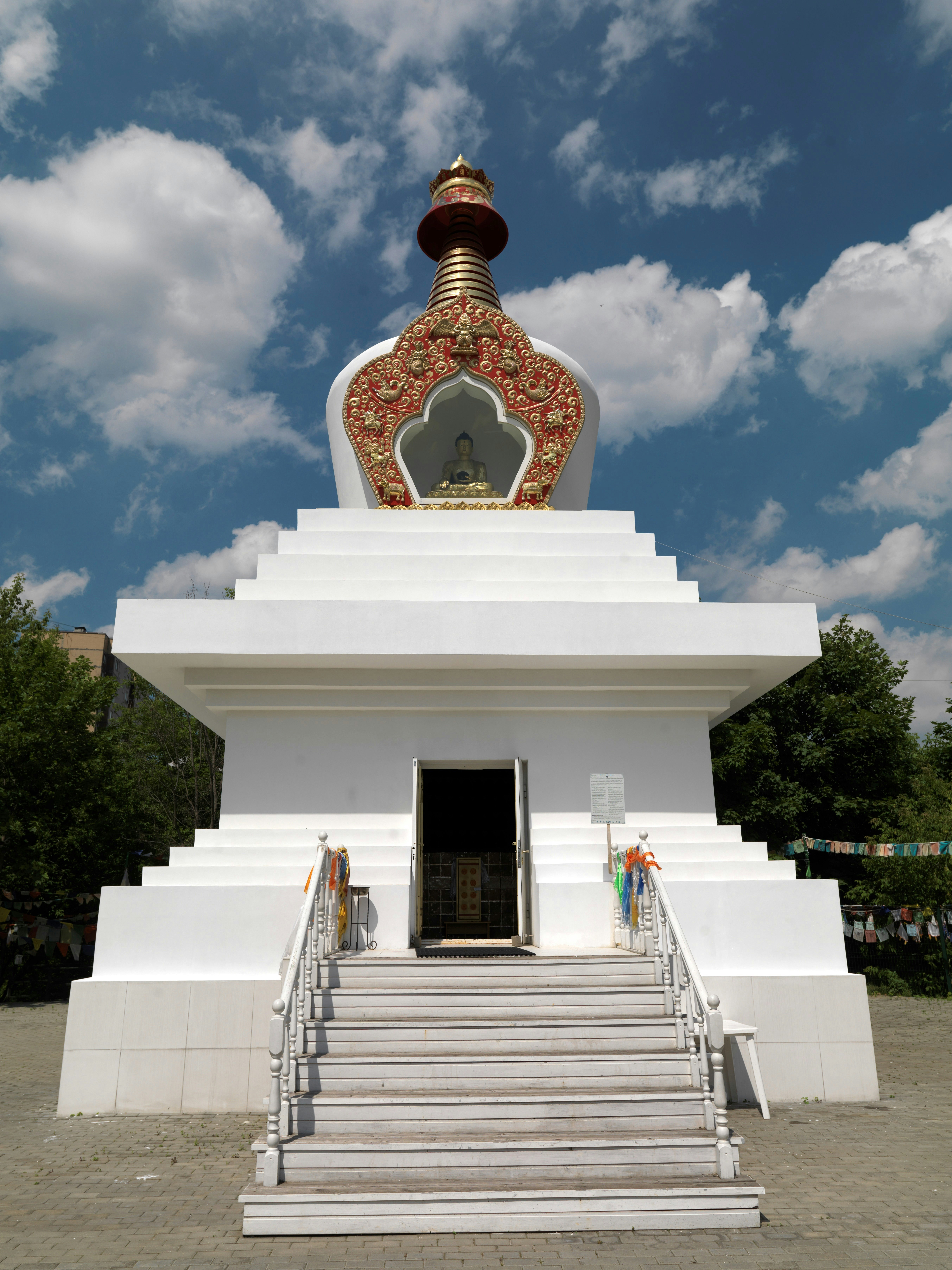 #misura_photos #misuraphotos https://www.youtube.com/user/Moscowartgallery vk.com/scanart From the series #Spiritualcentersofmoscow Stupa of Enlightenment of the Thubden Shedubling Temple Complex if you like my works, I have more on my profile page - Please check them out! Don't forget to subscribe, press a like button, add my photo to your collections, share it with your friends and download it if you like! See you!